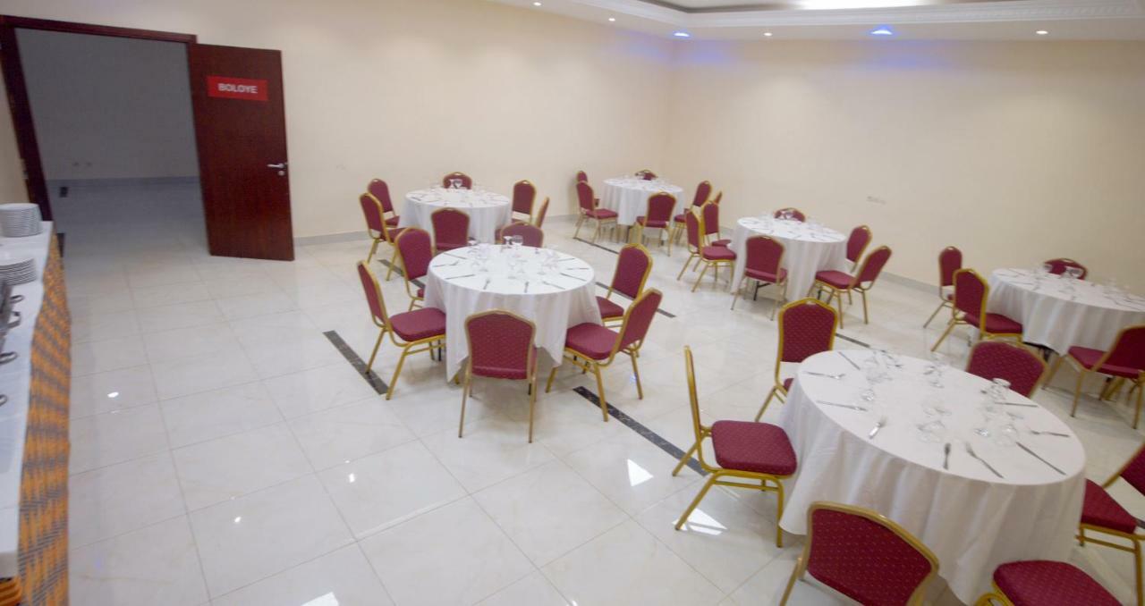 Hotel La Rose Blanche Корого Екстер'єр фото